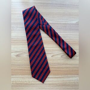Elegant Navy and Red Striped Tie